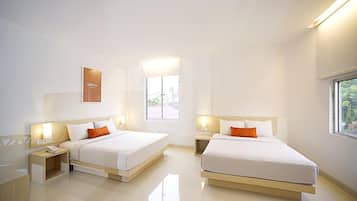 Minibar, desk, laptop workspace, free WiFi