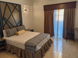 スタンダード ルーム | 遮光カ  ーテン、アイロン / アイロン台、WiFi (無料)、ベッドシーツ