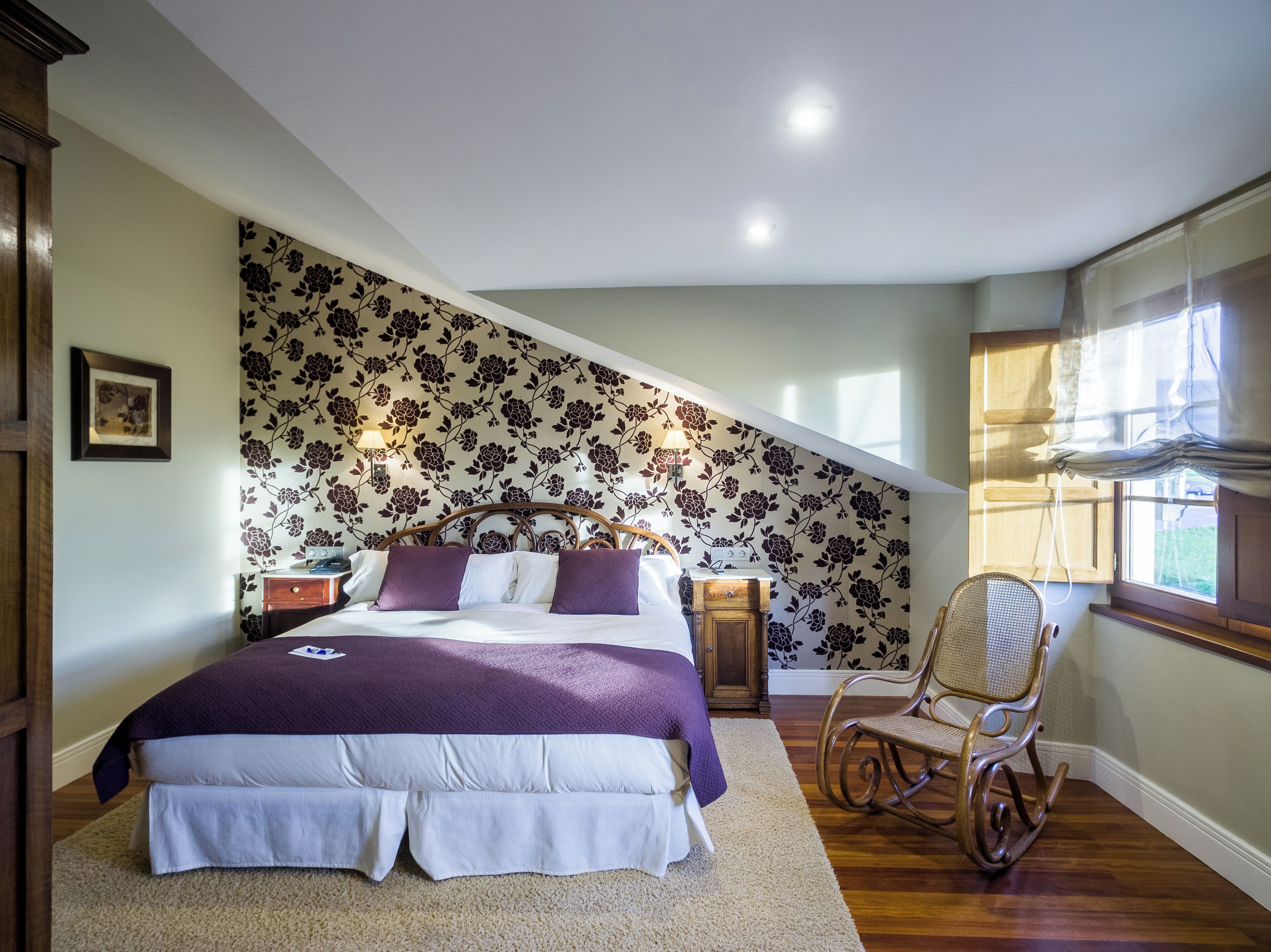 Premium bedding, in-room safe, individually decorated