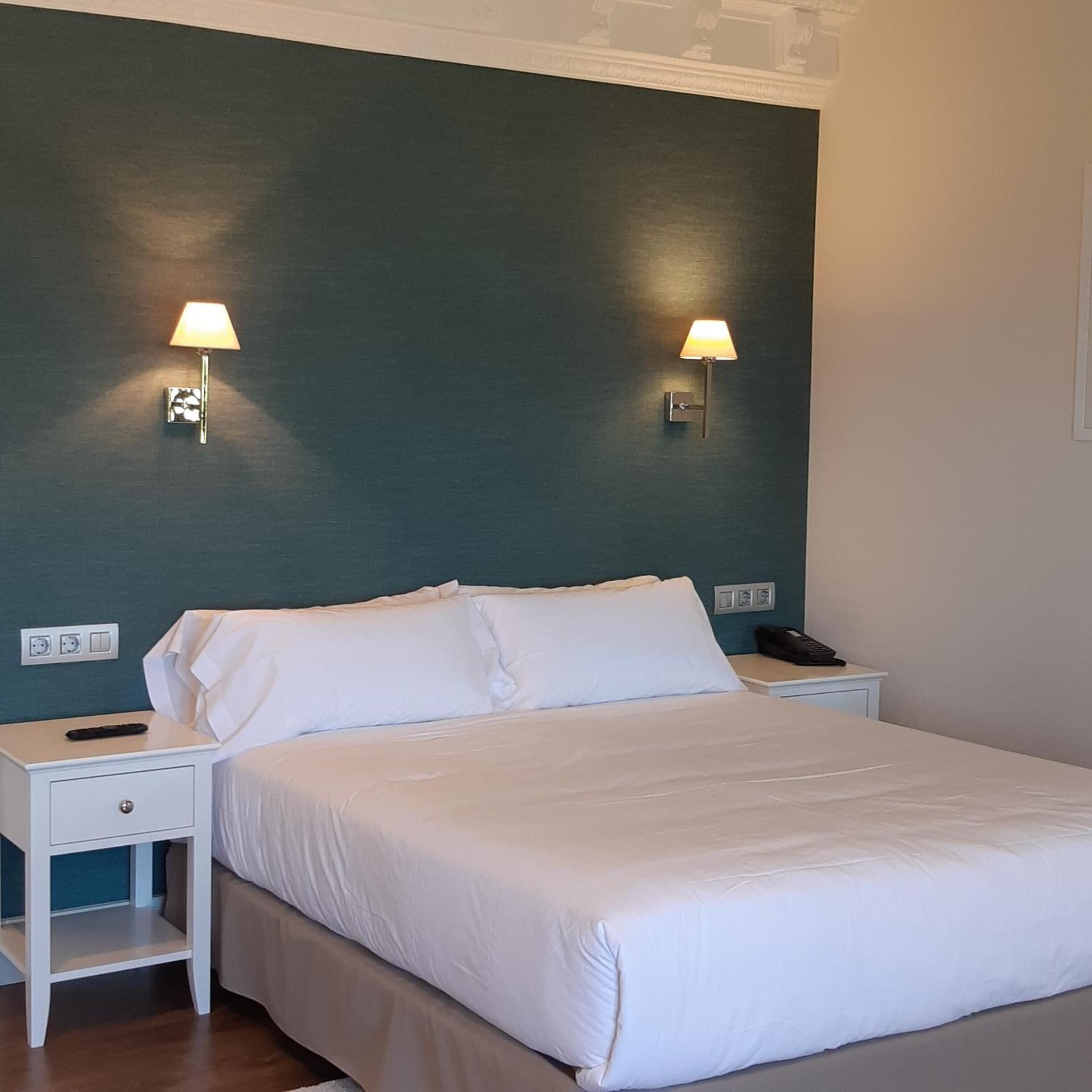 premium bedding, in-room safe, individually decorated