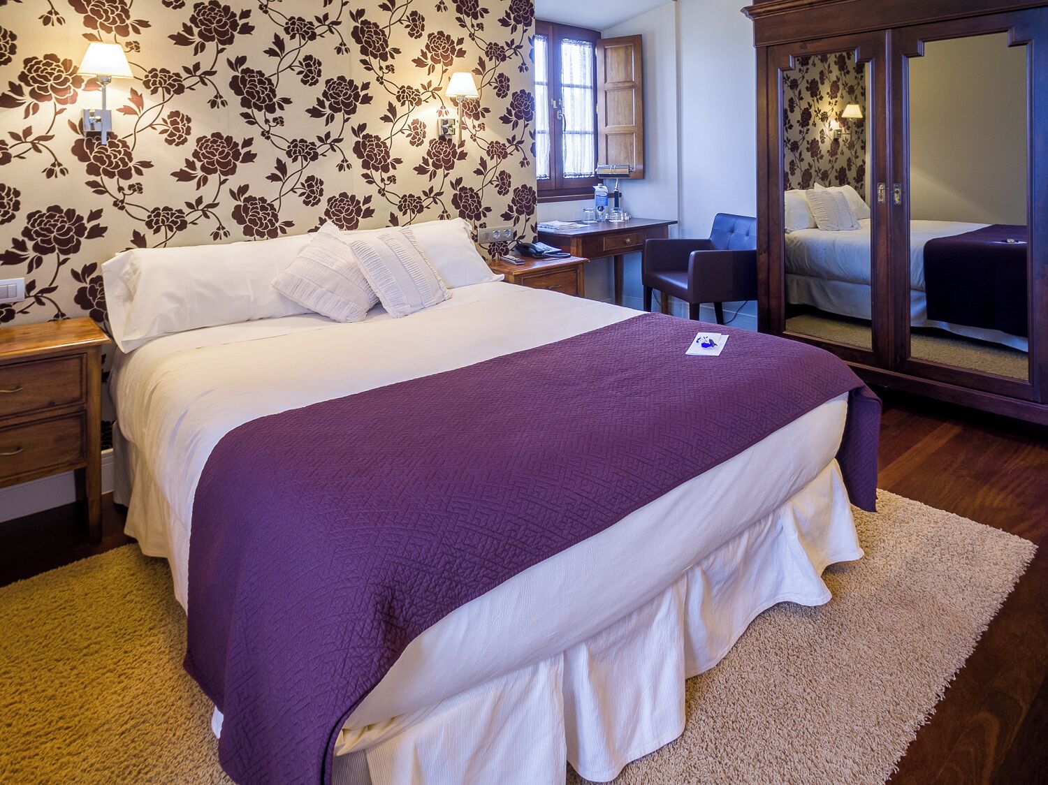 Premium bedding, in-room safe, individually decorated
