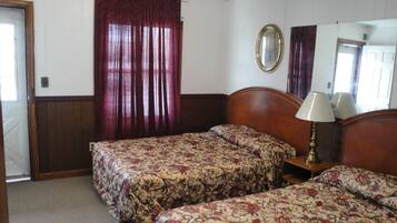 Standard Room, 2 Double Beds | Desk, free WiFi