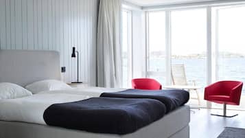 Allergitestet sengetøy, skrivebord og blendingsgardiner