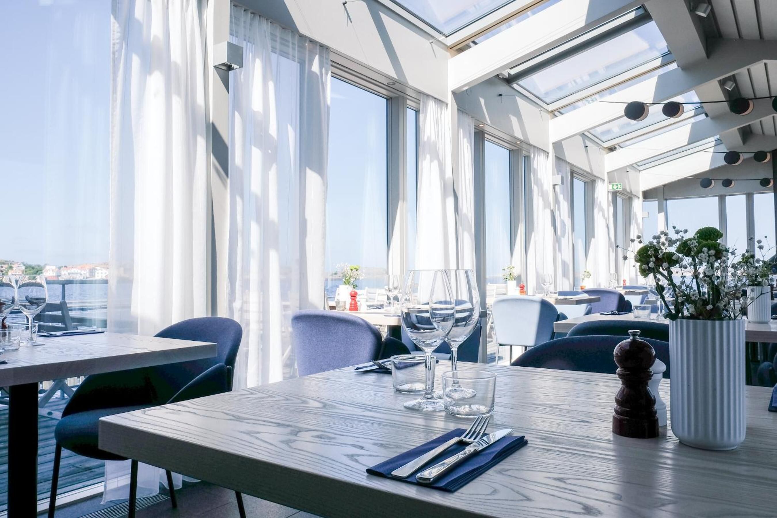 breakfast, lunch, dinner served; local cuisine, sea views