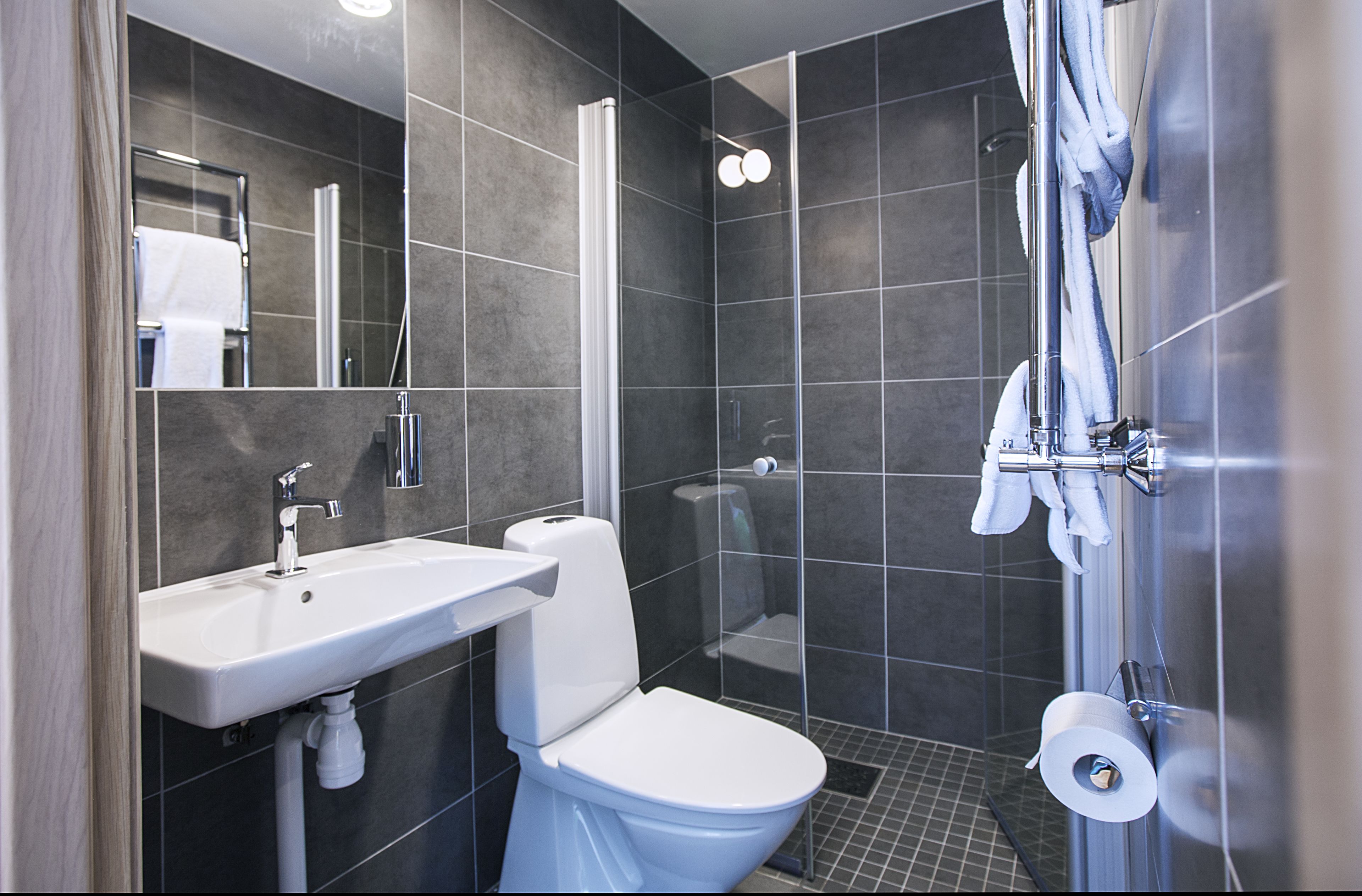 single room - (spa excluded) | bathroom | free toiletries, hair dryer, bathrobes, towels