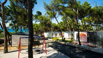 Children’s play area – outdoor
