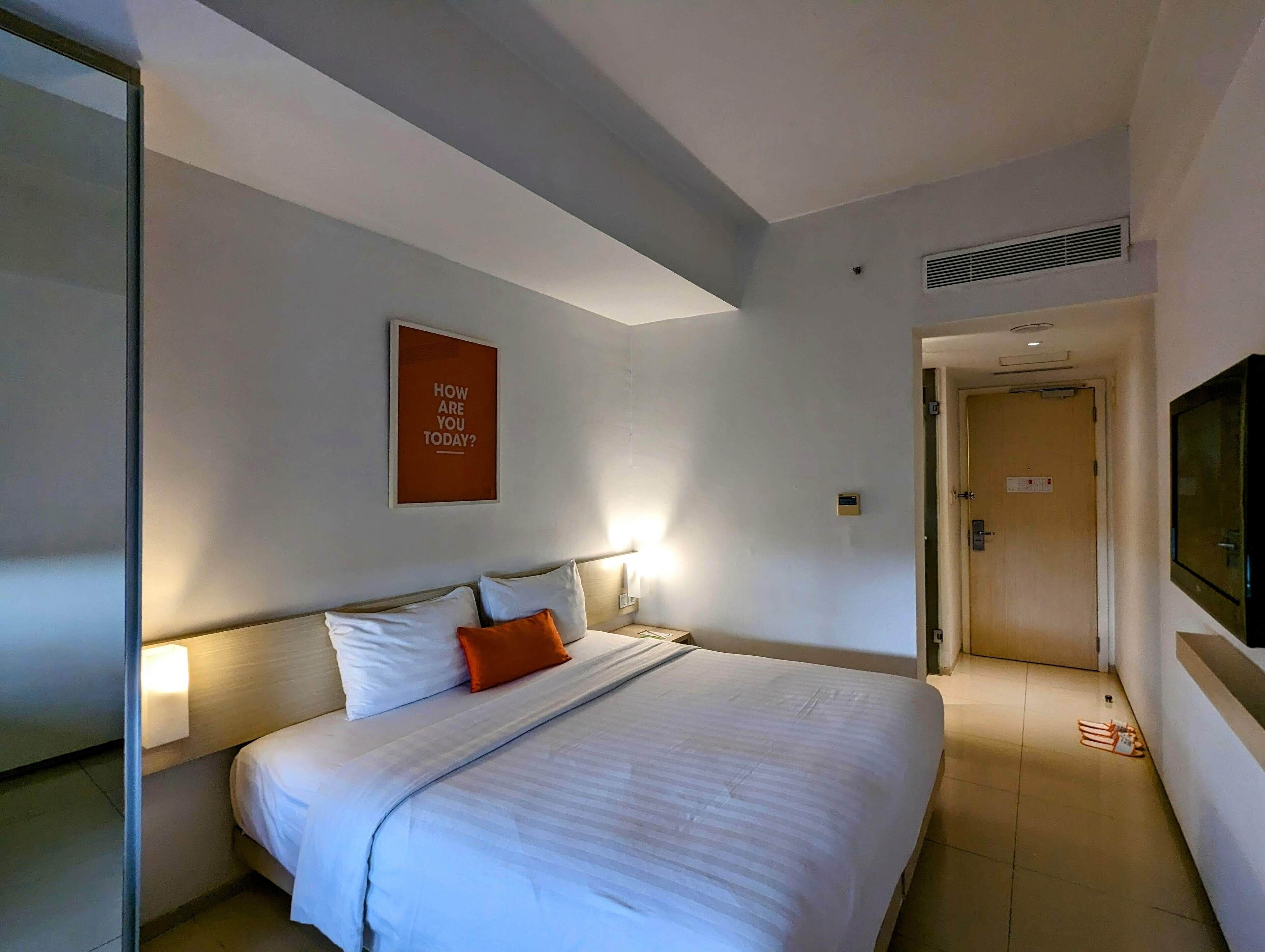 Premium bedding, in-room safe, desk, laptop workspace