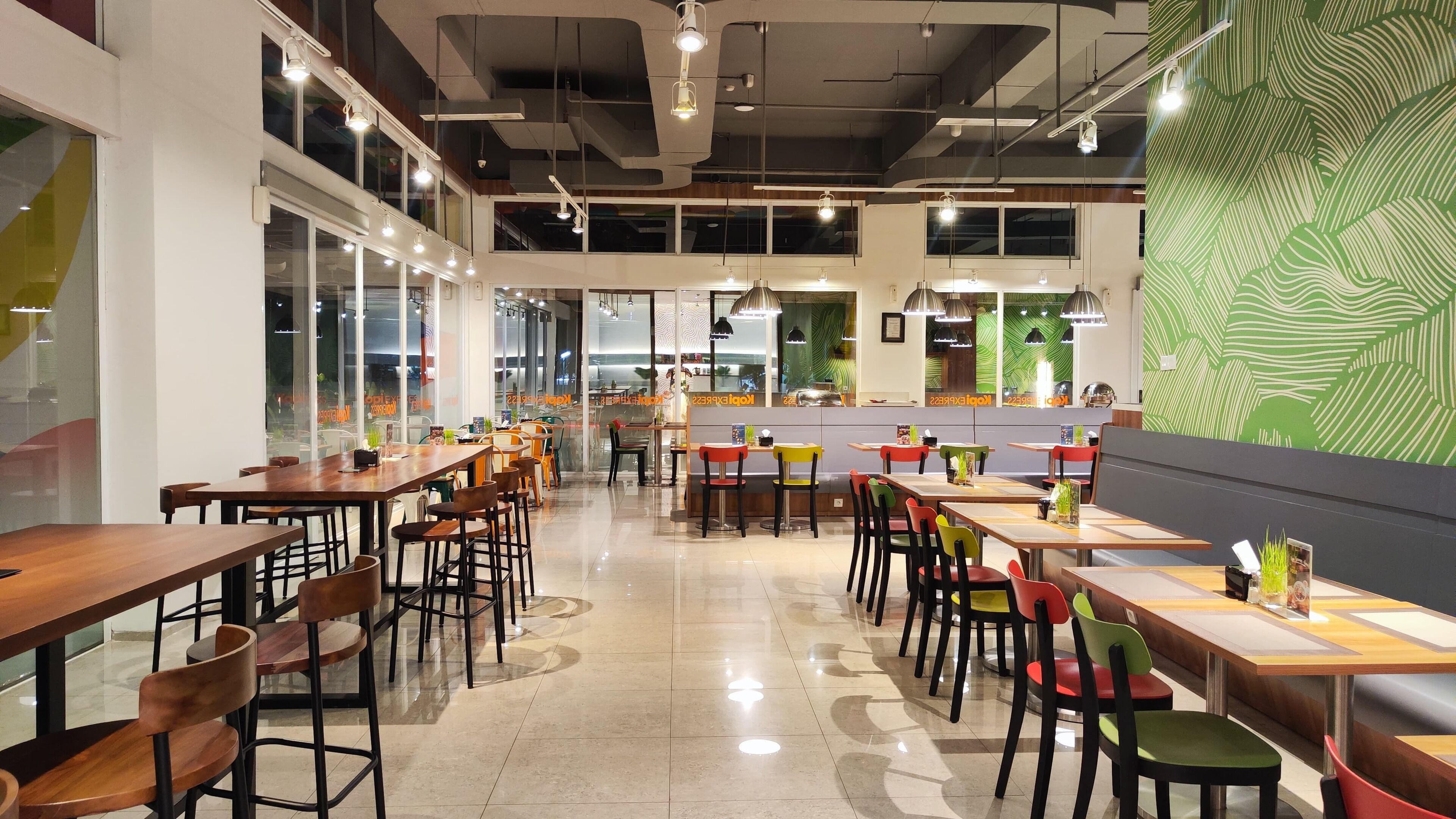 breakfast, lunch and dinner served