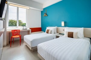 Ropa de cama de alta calidad, escritorio y cortinas blackout 