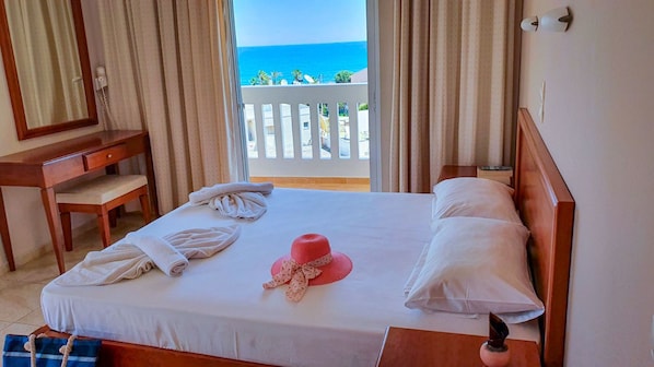 Duplex, 2 Bedrooms, Balcony, Sea View | In-room safe, blackout drapes, iron/ironing board