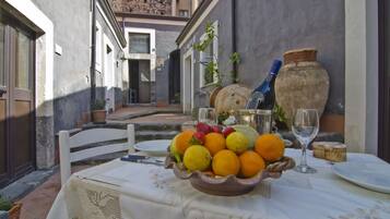 Desk, free cots/infant beds, rollaway beds, free WiFi