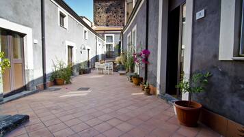 Desk, free cots/infant beds, rollaway beds, free WiFi