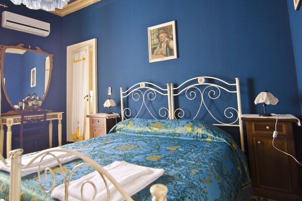 Desk, free cots/infant beds, rollaway beds, free WiFi