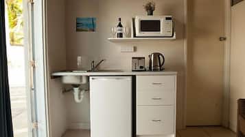 Refrigerador, microondas y cafetera y tetera