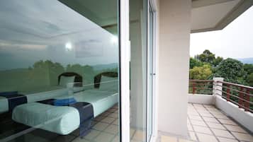 Standard Twin Room | Balcony view