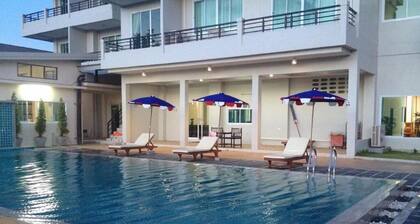 Sea Mountain Khanom Hotel