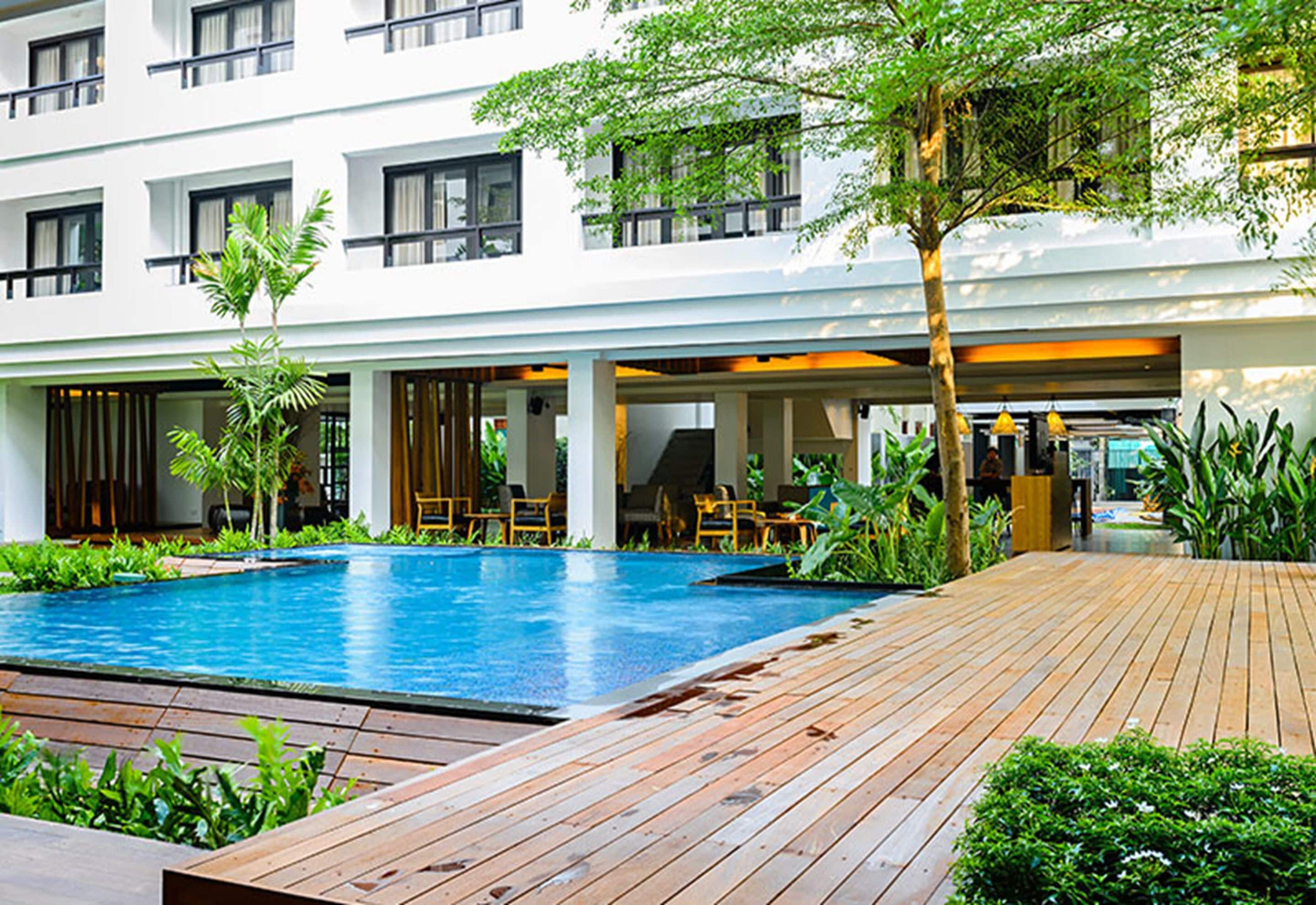 Una piscina al aire libre (de 10:00 a 22:00), tumbonas