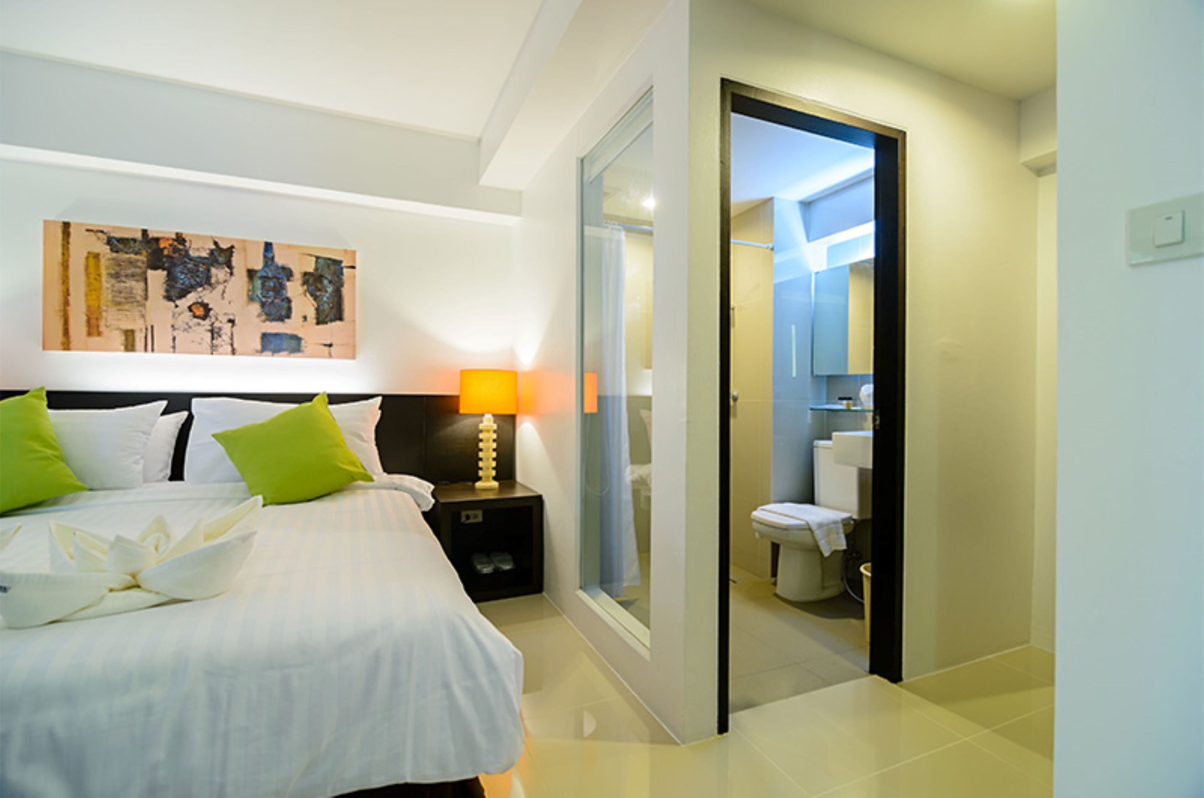 suite, 1 bedroom | 1 bedroom, in-room safe, blackout curtains, free wifi