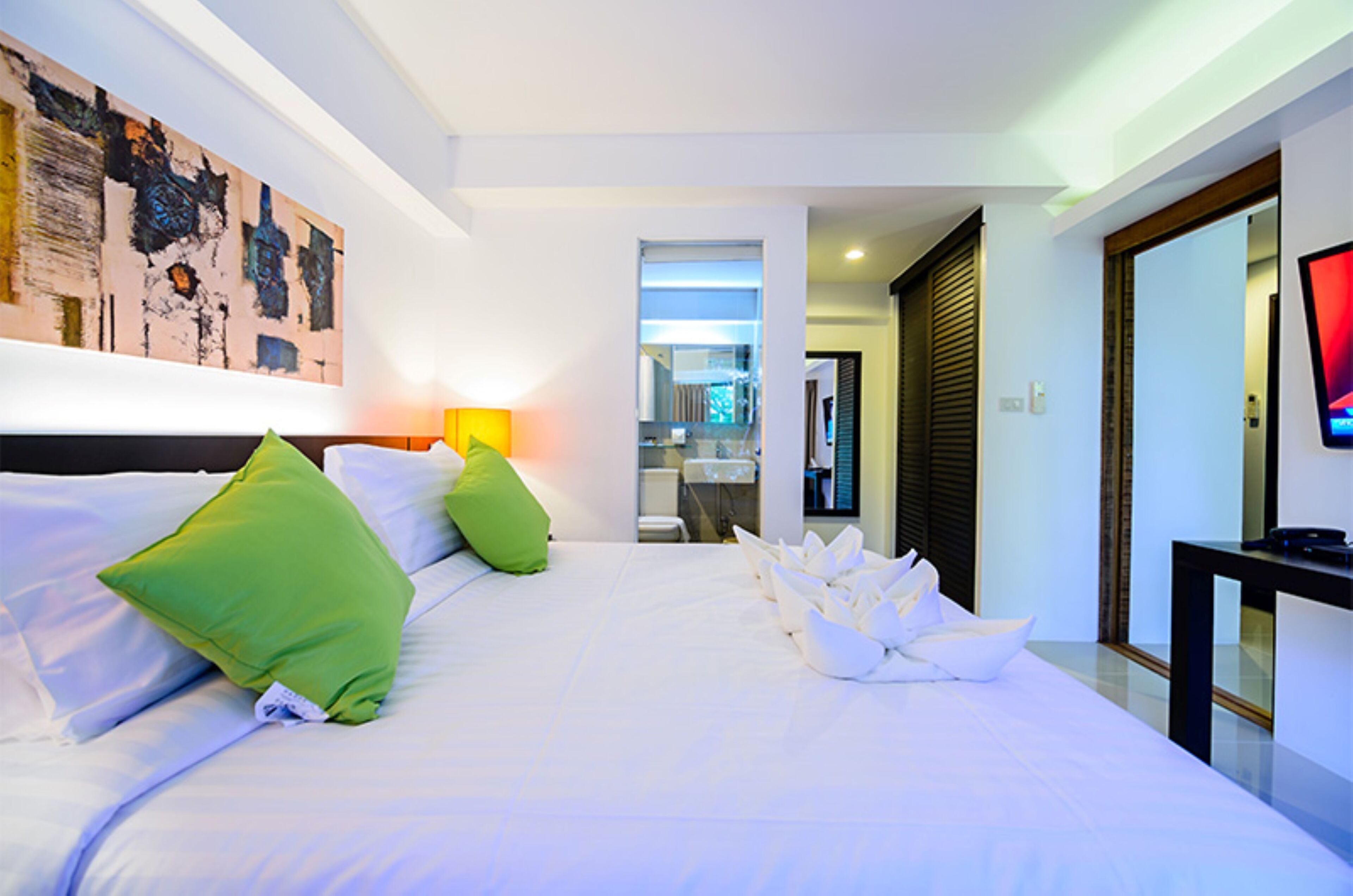 suite, 1 bedroom | 1 bedroom, in-room safe, blackout curtains, free wifi