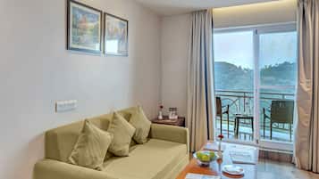 Phòng Suite cơ bản | 1 phòng ngủ, bộ đồ giường cao cấp, két bảo mật tại phòng, bàn