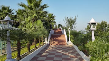 Khuôn viên nơi lưu trú