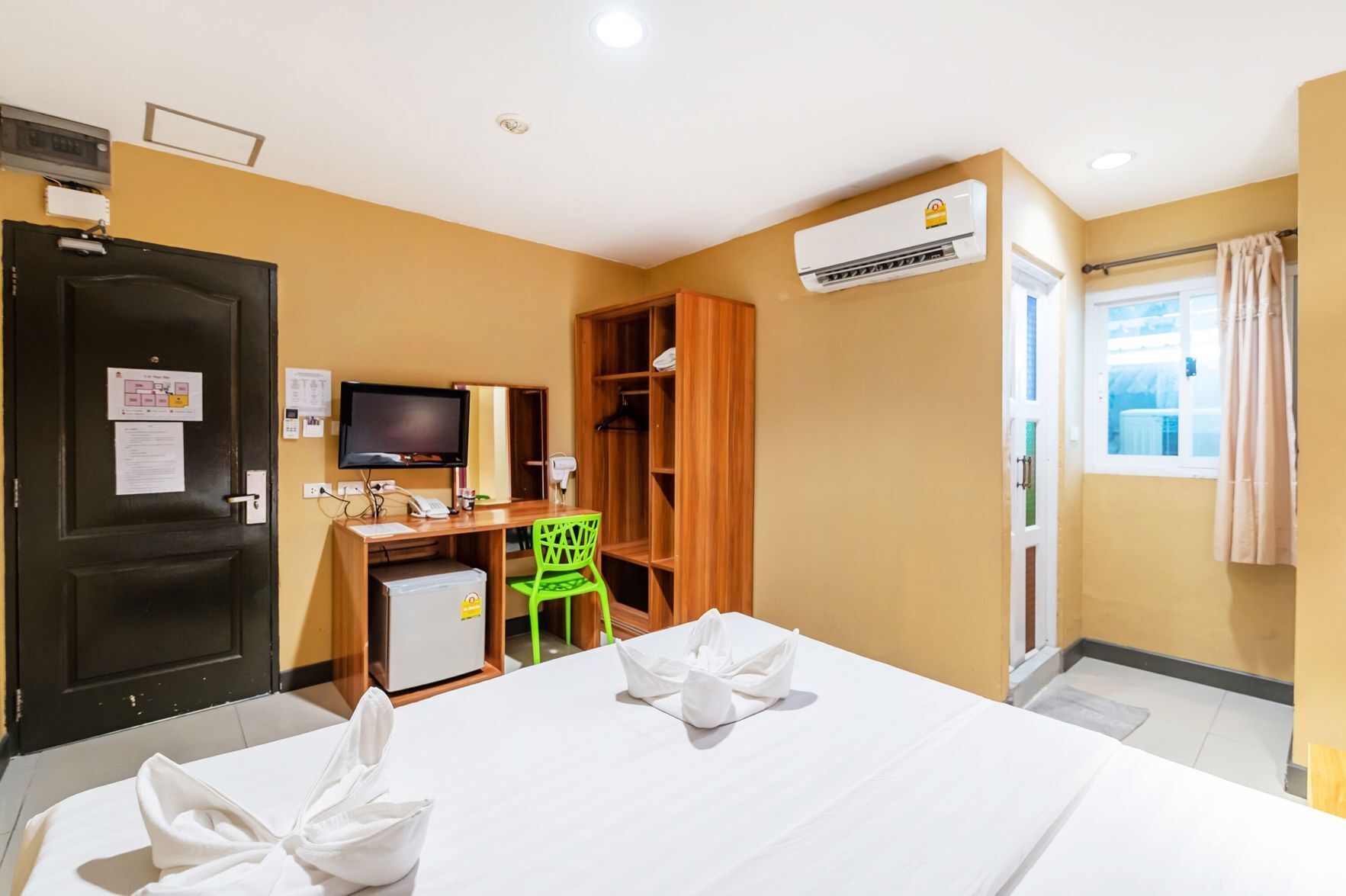 Caja de seguridad en la habitación, escritorio y wifi gratis 