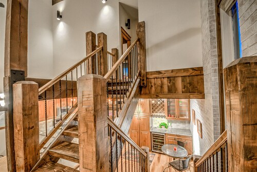 Moraine by Retreatia