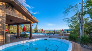 4 Bedroom, 5 Bathroom - Moraine 27 | Outdoor spa tub - Moraine by Retreatia (Steamboat Springs)