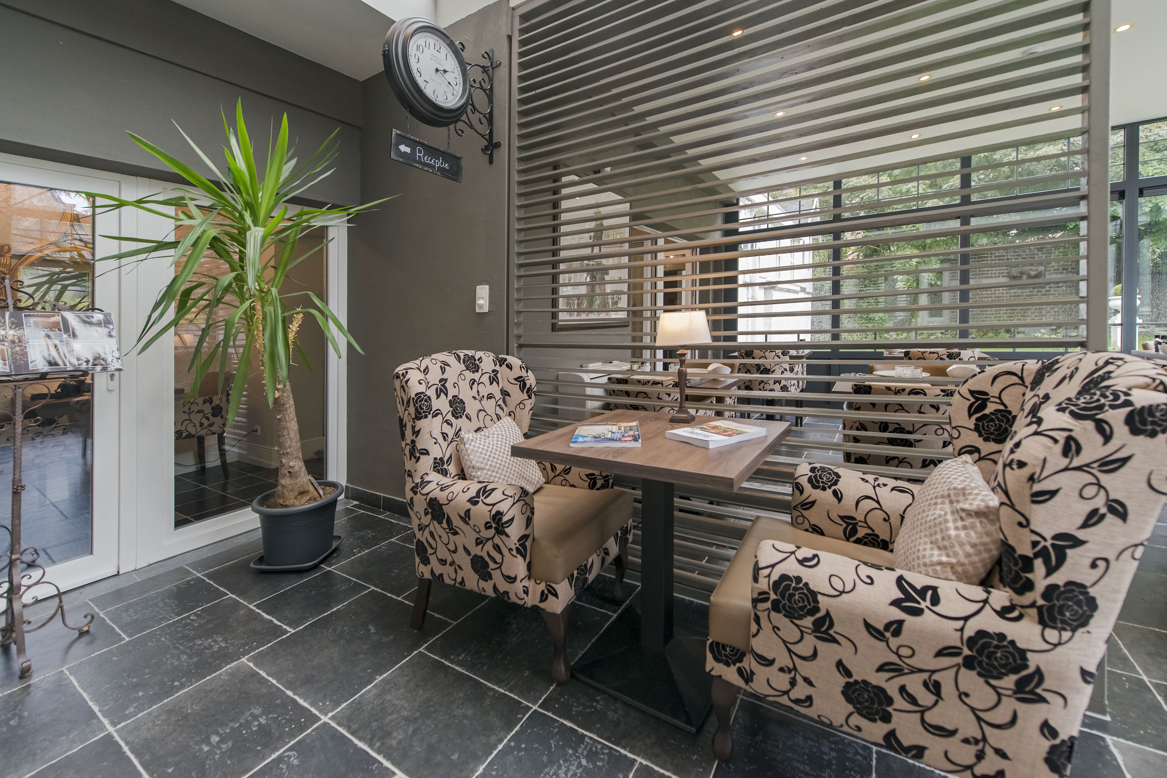 daily full breakfast (eur 22 per person)