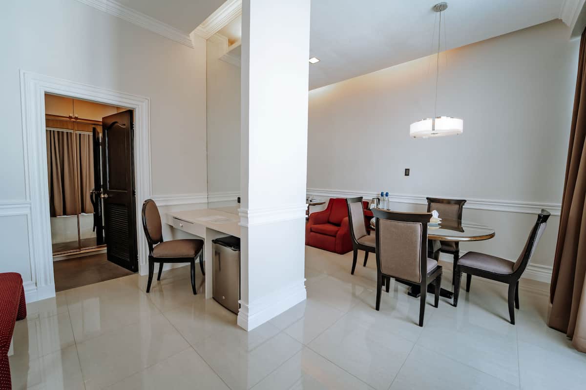 Penthouse Suite