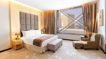 Minibar, in-room safe, desk, laptop workspace