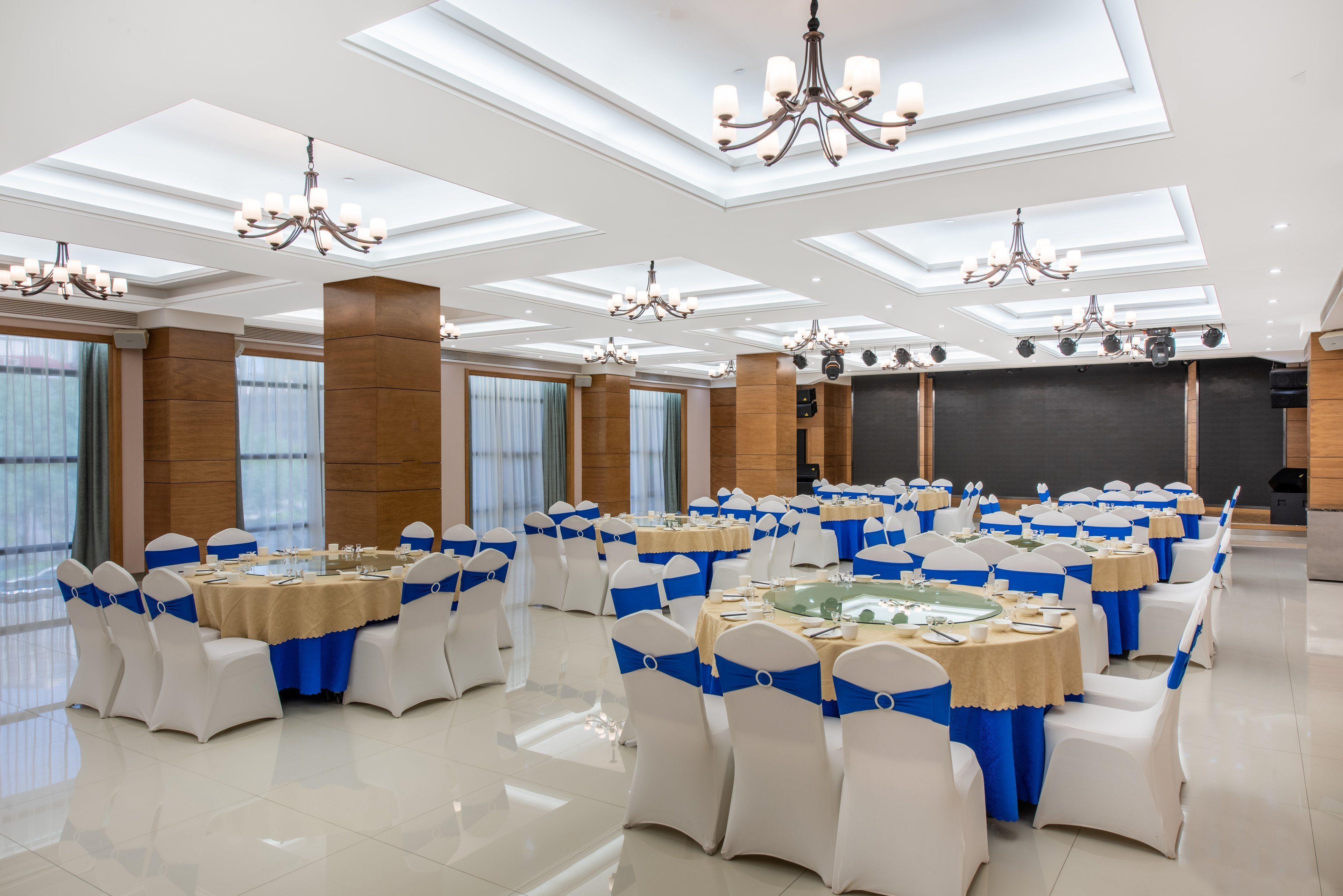 Banquet hall