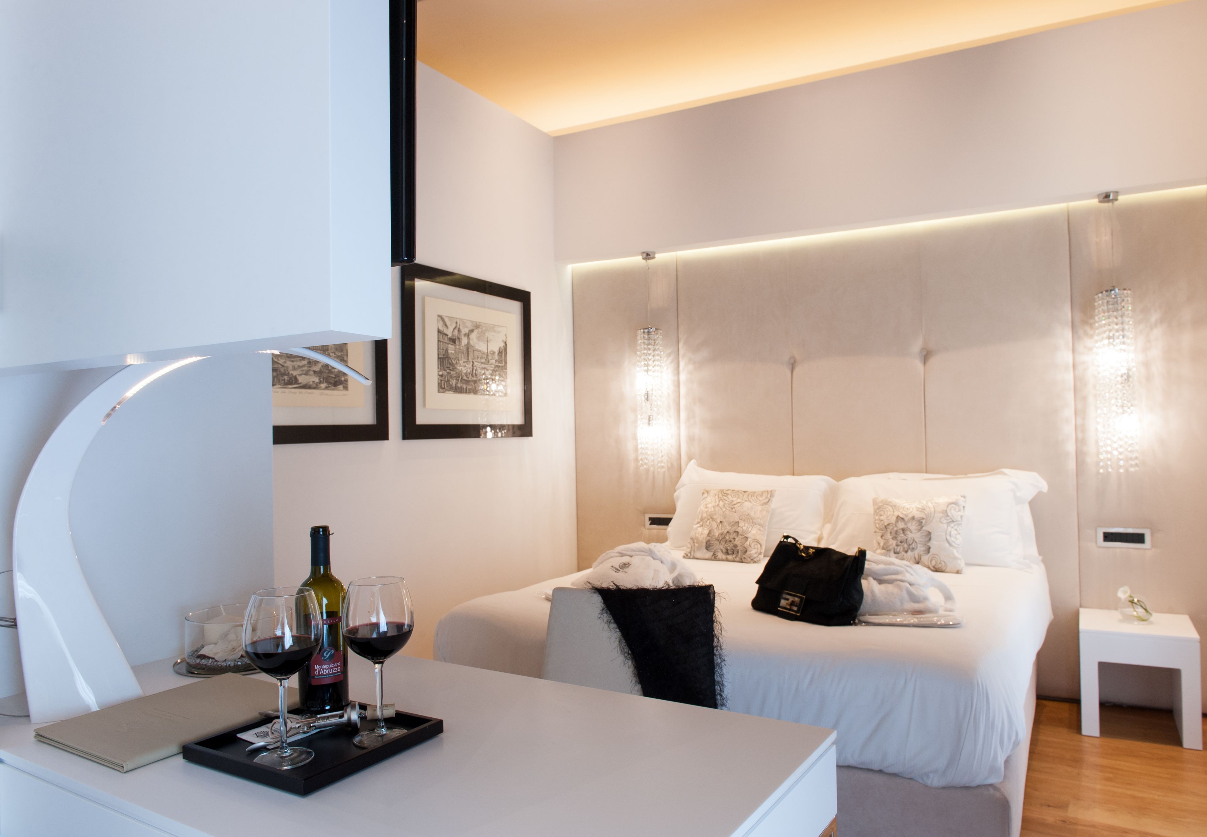 standard double or twin room | 1 bedroom, minibar, in-room safe, desk