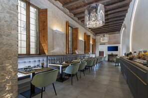 Daily buffet breakfast (EUR 18 per person)