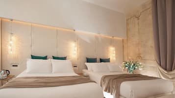 Family Room | 1 bedroom, minibar, in-room safe, desk