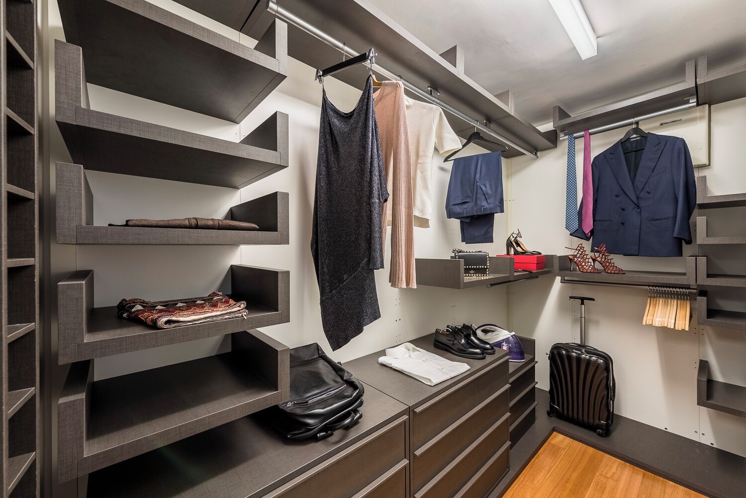 executive suite | 1 bedroom, minibar, in-room safe, desk