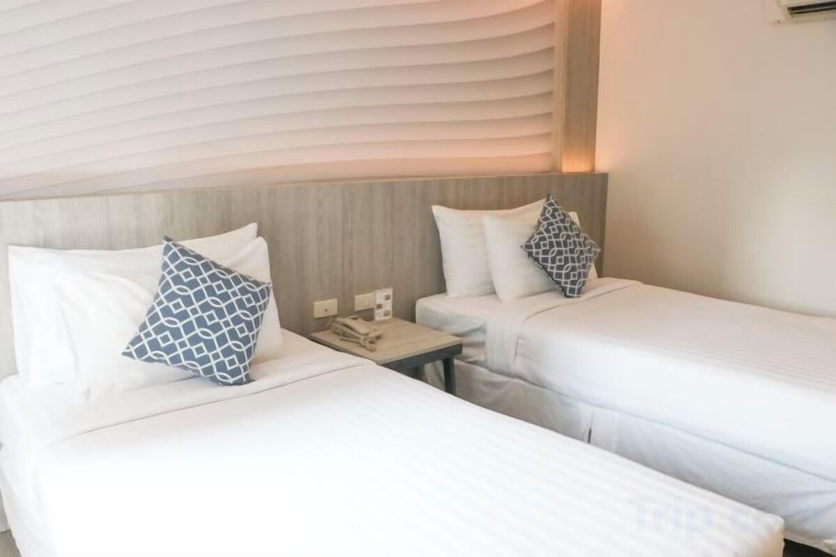 Premium bedding, in-room safe, desk, laptop workspace