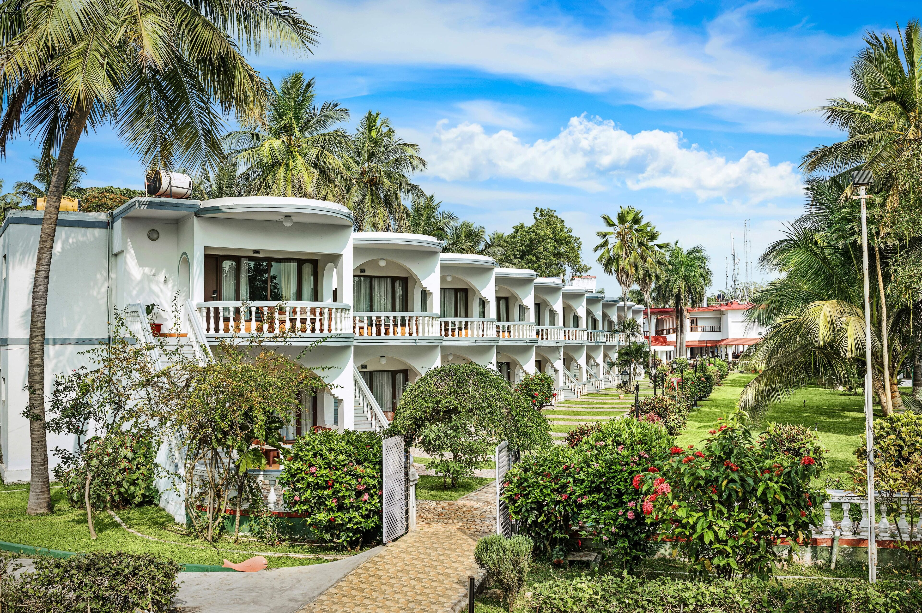 เครื่องนอนระดับพรีเมียม, มินิบาร์, ตู้นิรภัยในห้องพัก