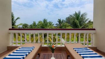 Dobbeltrom | Sengetøy av topp kvalitet, minibar og safe på rommet