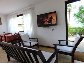 Lobby sitting area - Pousada Sarata Village Ferradura (Buzios)