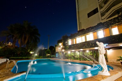 Hotel Excelsior Inn