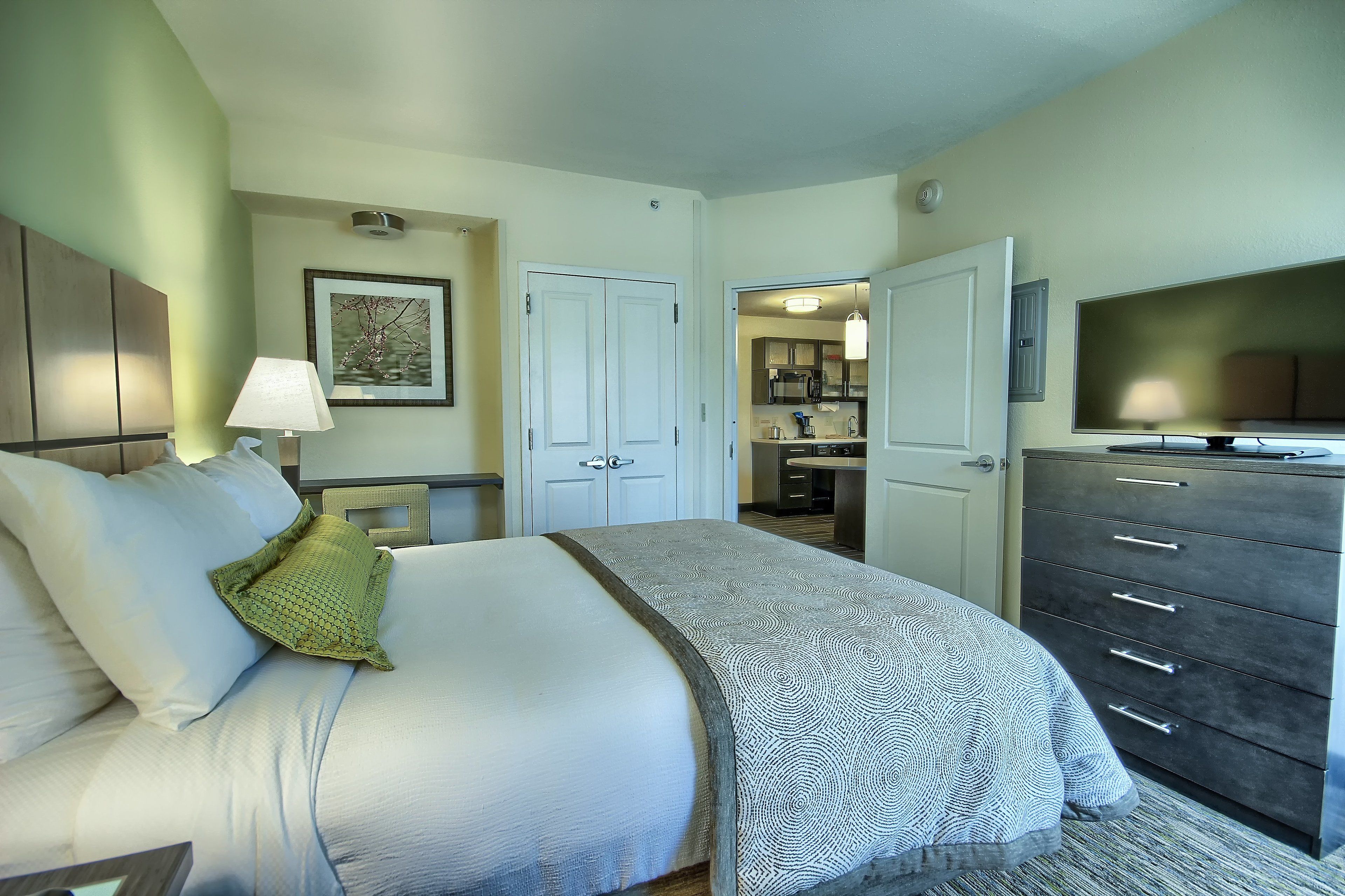 suite, 1 bedroom | desk, laptop workspace, blackout curtains, iron/ironing board