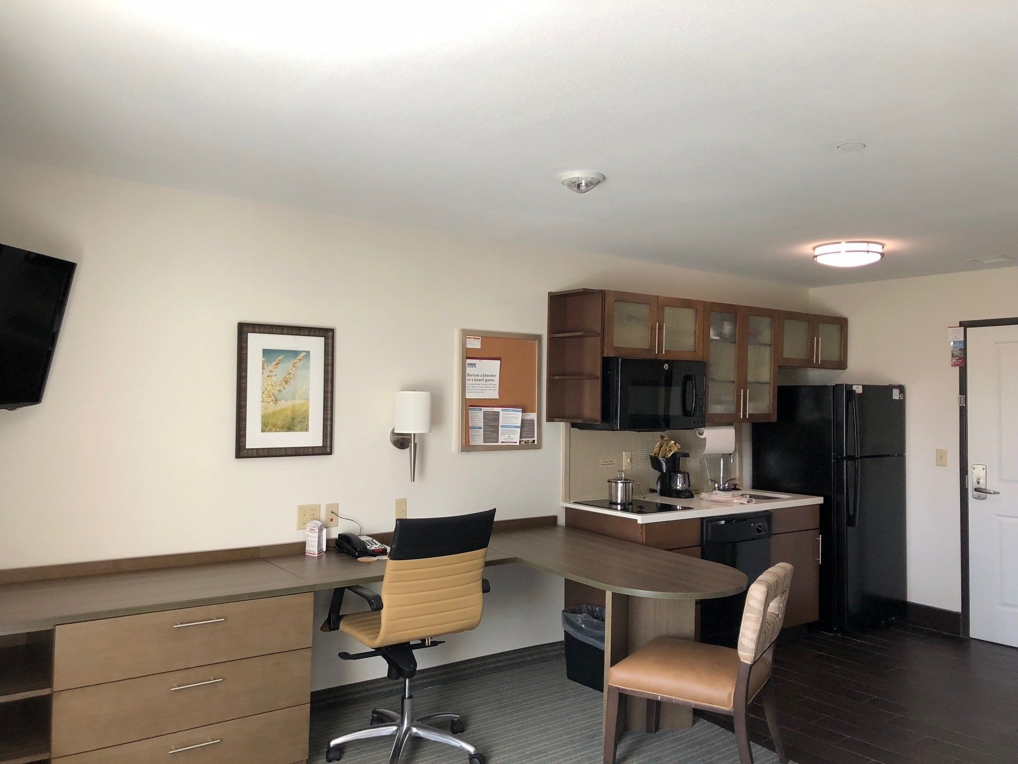 studio suite, 1 queen bed, accessible (comm) | private kitchenette | fridge, microwave, stovetop, dishwasher