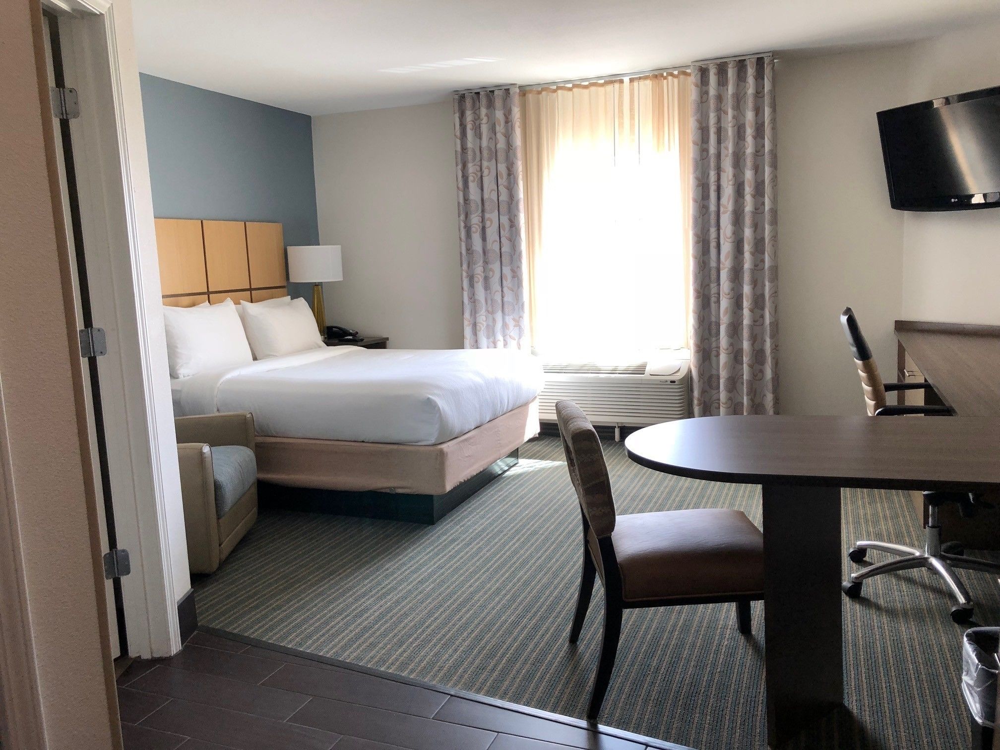 Studio Suite, 1 Queen Bed, Accessible (Comm) | Desk, iron/ironing board, free WiFi, bed sheets
