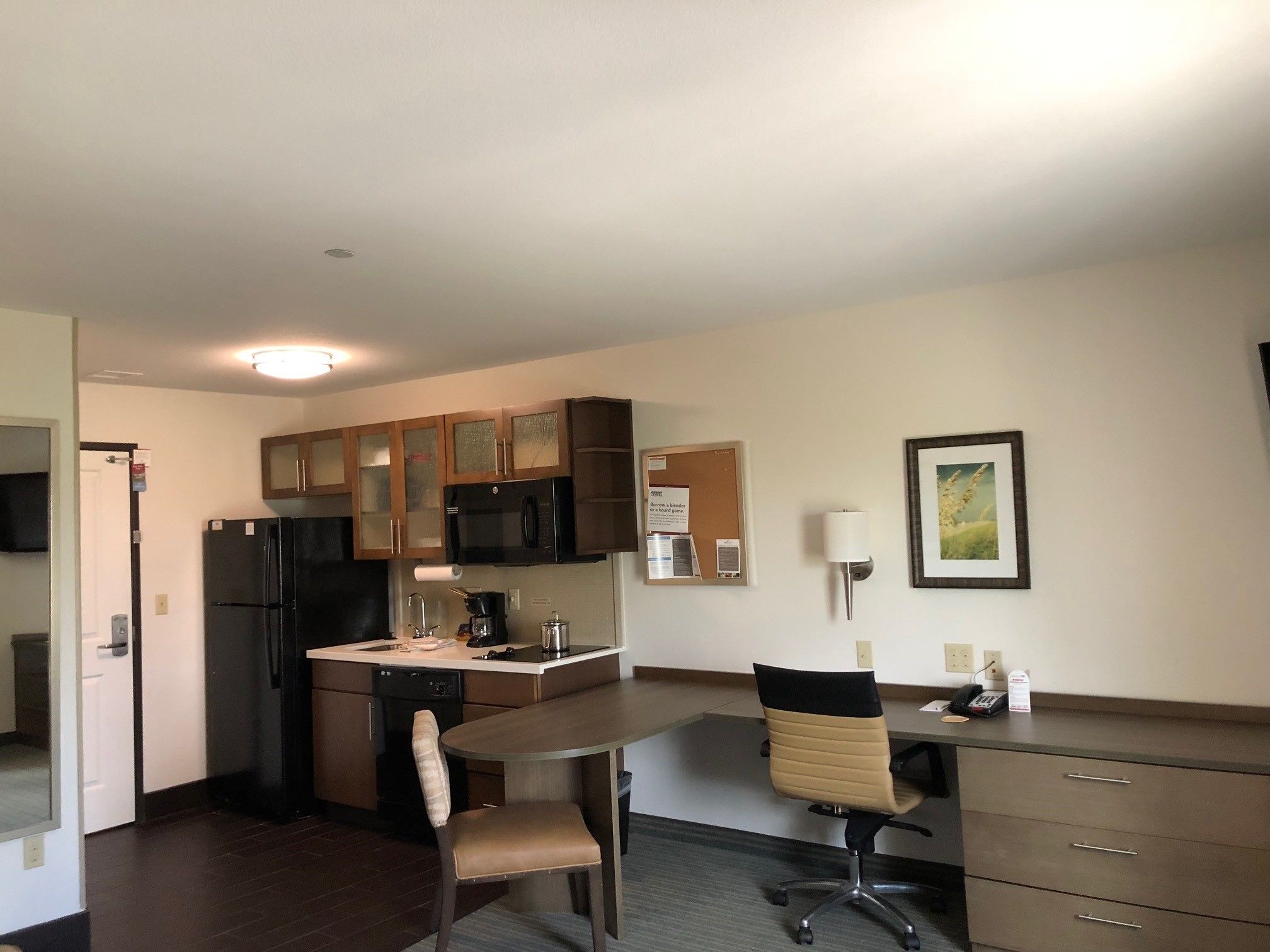 studio suite, 1 queen bed | private kitchenette | fridge, microwave, stovetop, dishwasher