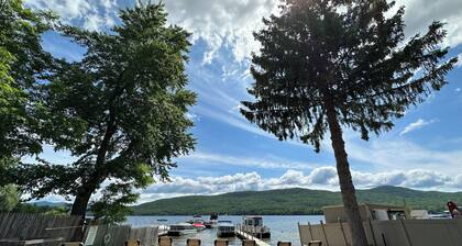 O'Sullivan's On The Lake Motel