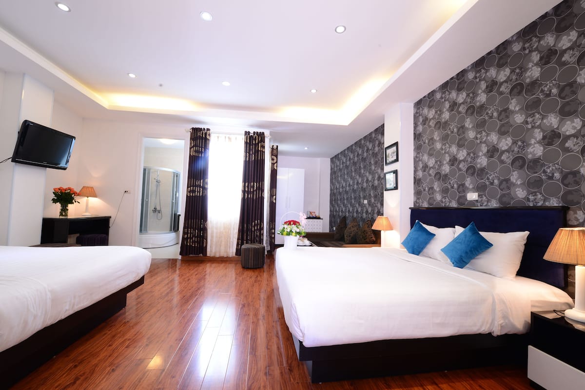 Phòng Suite dành cho gia đình | 1 phòng ngủ, minibar, két bảo mật tại phòng, bàn 