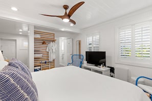 Studio, Ground Floor (Persimmon) | 1 bedroom, Egyptian cotton sheets, premium bedding, free WiFi