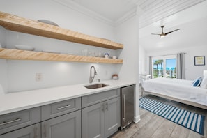 Private kitchen - Inn on the Beach - 18+ only (St. Pete Beach)