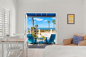Deluxe Studio (Gulfstream) | Terrace/patio